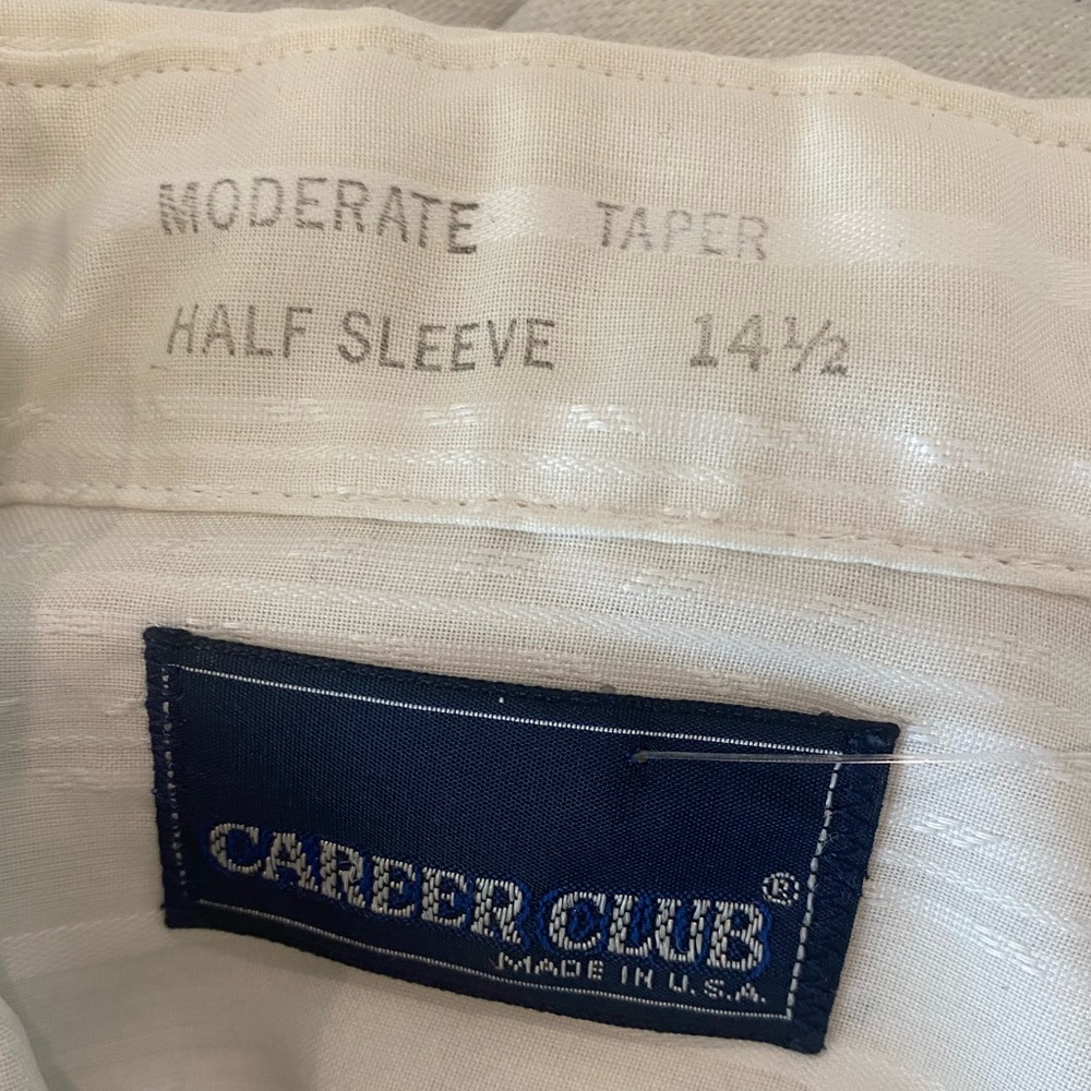CAREER CLUB SHORTSLEEVE BUTTON DOWN SIZE SMALL - Picture 5 of 6